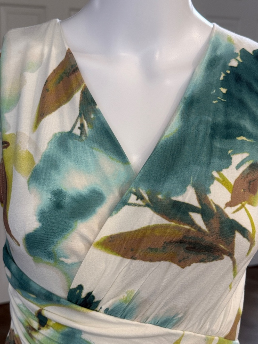 Tommy Bahama White, Teal, Green Floral Faux Wrap Ruched Dress Fully Lined 
-XXS - Picture 7 of 11